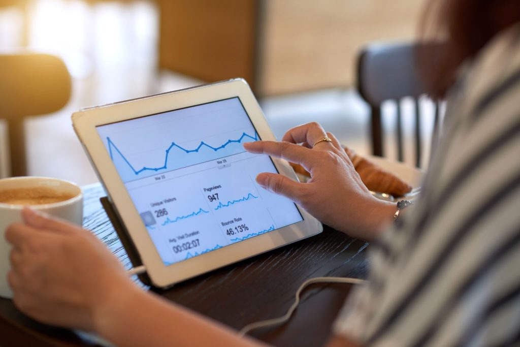 Analyzing Business Graph M2K82HP